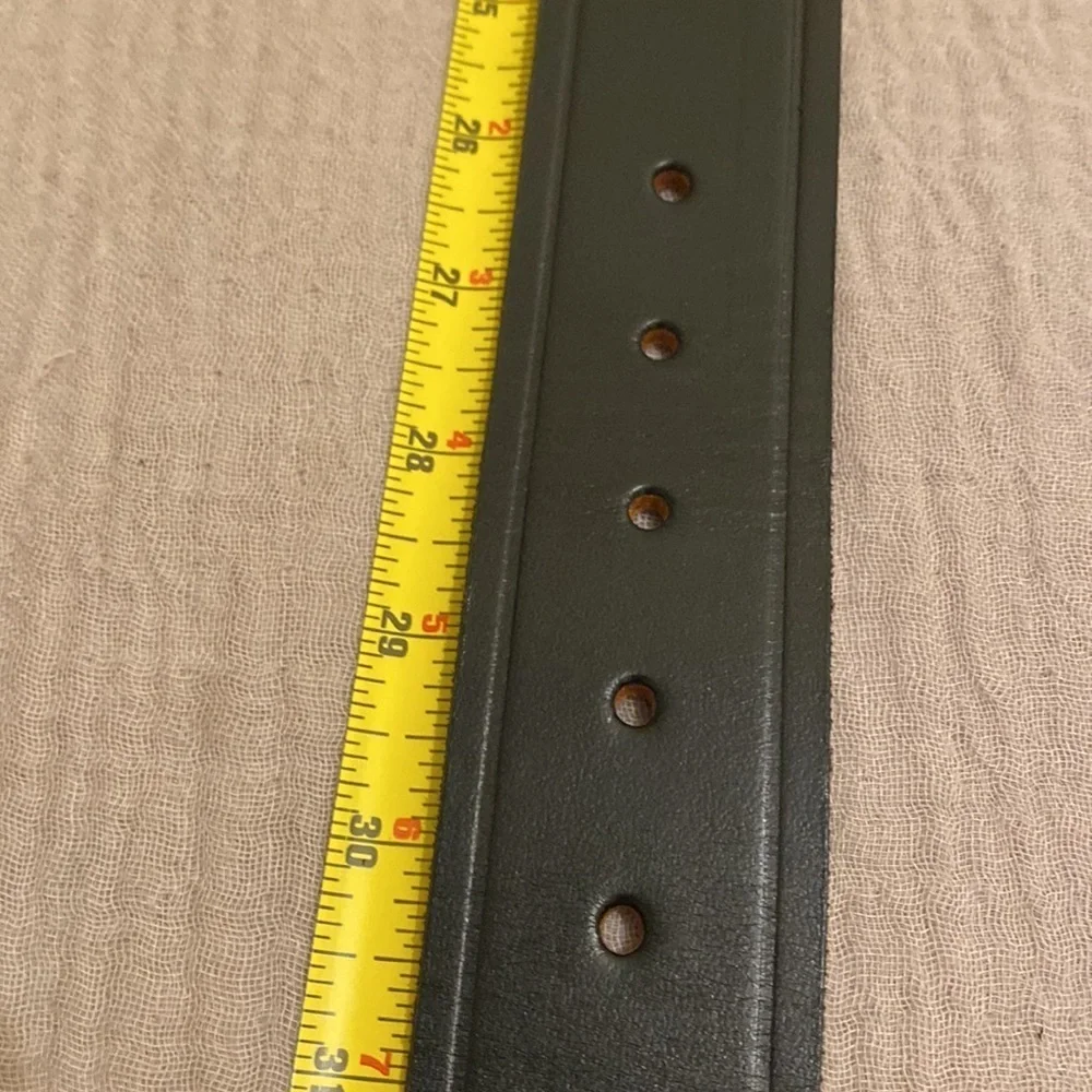 JAY-PEE GENUINE TOP GRAIN BRIOLE COWHIDE BLACK BELT . Size 28 . New . No tags